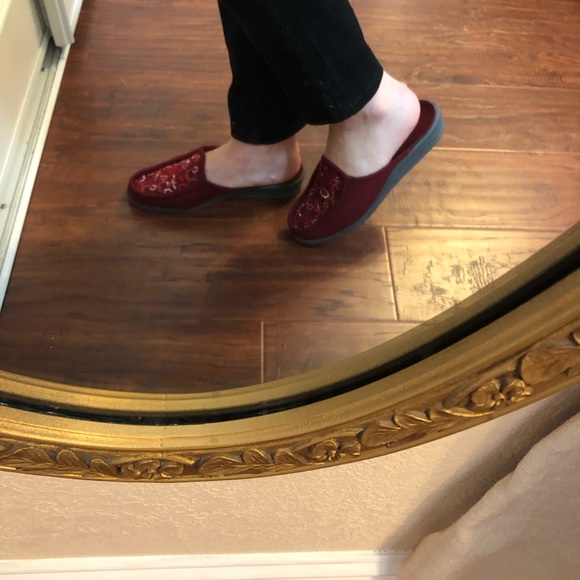 Beautiful floral shoes! - Picture 8 of 10